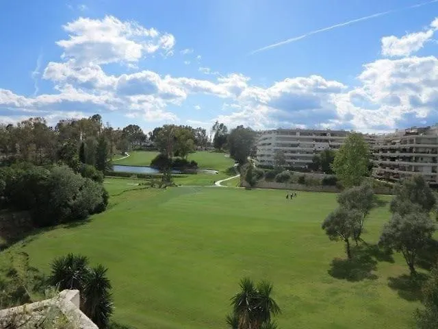 Frontline Golf Apartment